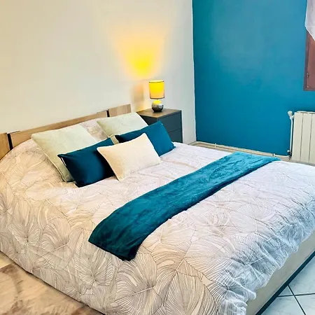 Apartment Le Petit Balcon - Proche Gare & Wifi Troyes
