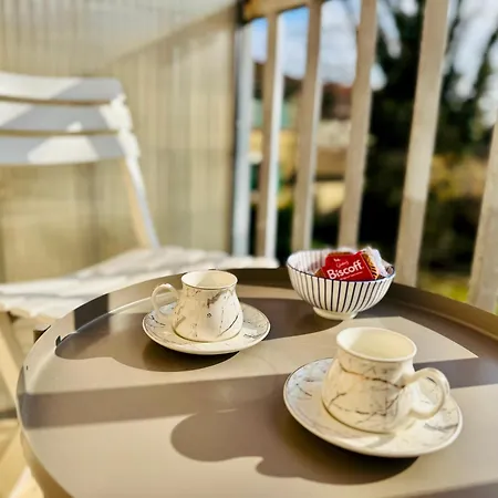 Le Petit Balcon - Proche Gare & Wifi * تروي